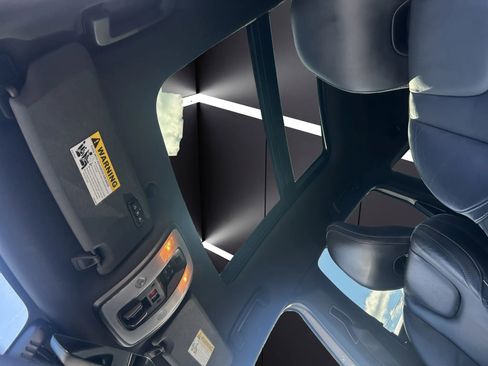 Used 2017 Volvo XC60 T6 R-Design w/ Climate Package image 15