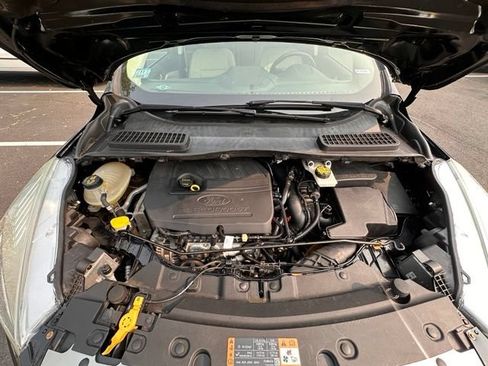 Used 2017 Ford Escape Titanium w/ Equipment Group 301A AWD/4WD image 16