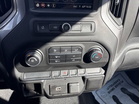 Used 2019 Chevrolet Silverado 1500 Custom w/ Custom Value Package image 12