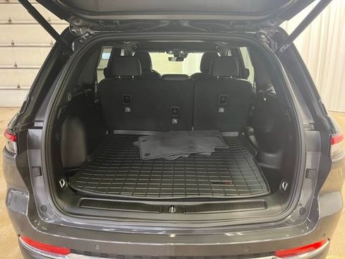 Used 2025 Jeep Grand Cherokee Limited w/ Trailer Tow Package image 11