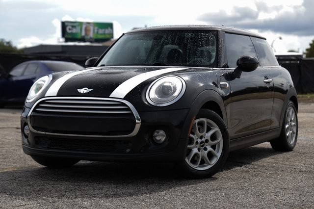 Used 2015 MINI Cooper 2-Door Hardtop FWD image 1