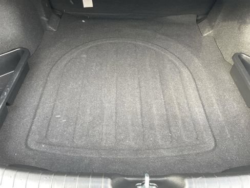 Used 2023 Hyundai Elantra SE w/ Preferred Accessory Package image 15