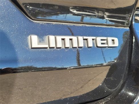 Used 2024 Jeep Grand Cherokee Limited image 19