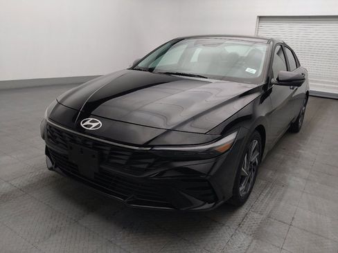 Used 2024 Hyundai Elantra Limited FWD image 15