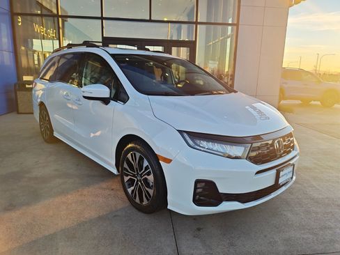 New 2026 Honda Odyssey Elite image 3