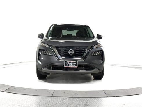 Used 2023 Nissan Rogue S image 2