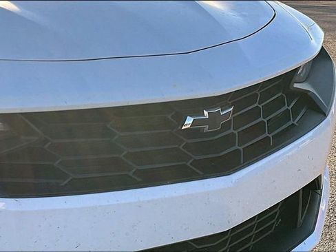 Used 2021 Chevrolet Camaro LT image 28