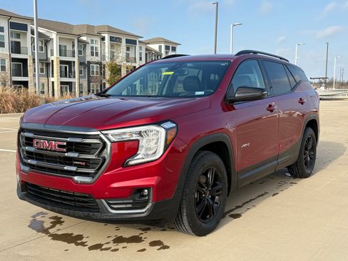 Used 2023 GMC Terrain AT4 image 3
