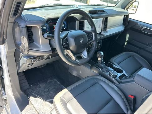 New 2025 Ford Bronco Outer Banks image 7