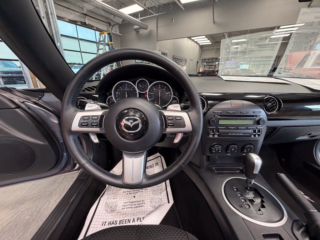 Used 2007 MAZDA MX-5 Miata Touring RWD image 6