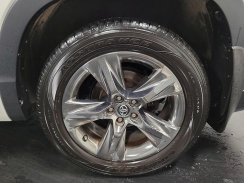 Used 2019 Toyota Highlander Limited Platinum AWD/4WD image 10
