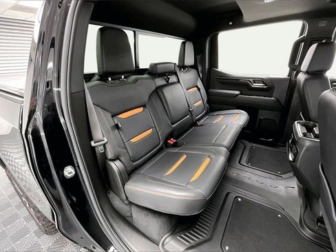 Used 2024 GMC Sierra 1500 AT4 w/ Technology Package image 28