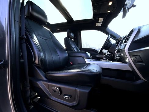 Used 2018 Ford F150 Lariat image 16