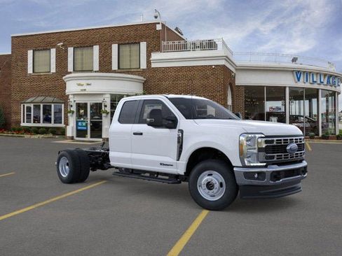 New 2025 Ford F350 XLT w/ XLT Value Package image 16