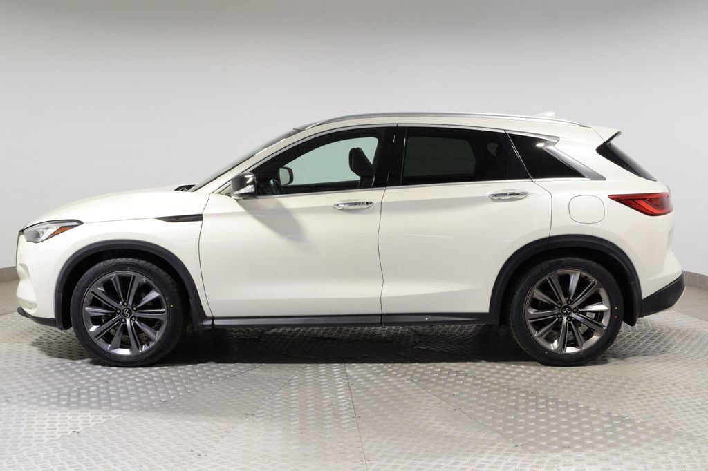 Used 2020 INFINITI QX50 Essential w/ Edition 30 Package AWD/4WD image 3