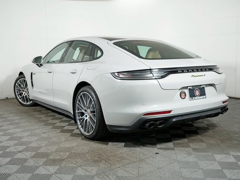 Used 2023 Porsche Panamera 4 Platinum Edition image 3