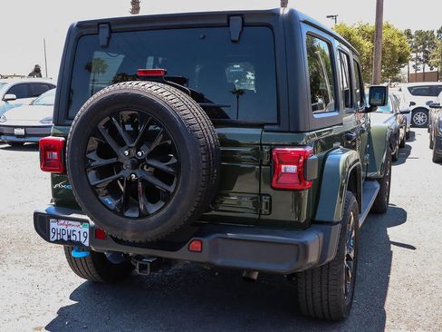 Used 2022 Jeep Wrangler Unlimited Sahara AWD/4WD image 11