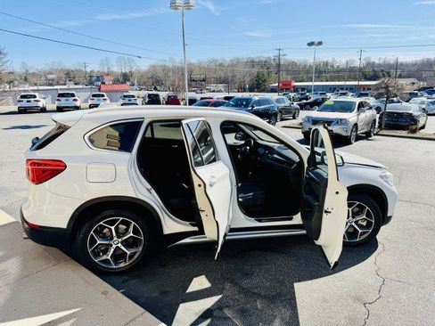 Used 2018 BMW X1 sDrive28i image 16