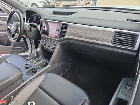Used 2021 Volkswagen Atlas Cross Sport SE AWD/4WD image 28