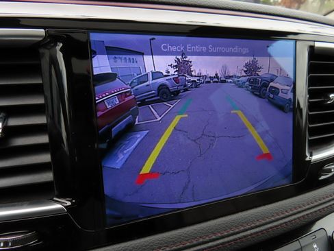 Used 2017 Chrysler Pacifica Limited image 25