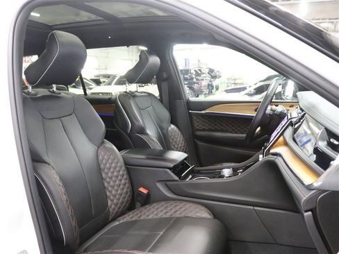 Used 2023 Jeep Grand Cherokee L Summit AWD/4WD image 32