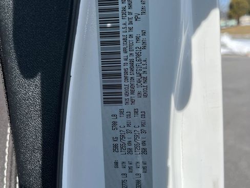 Used 2015 Jeep Wrangler Unlimited Rubicon w/ Connectivity Group image 31