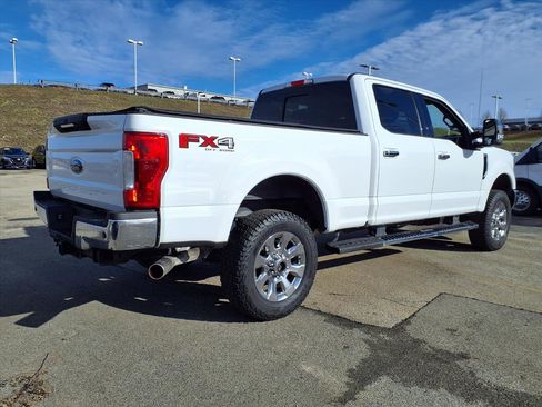 Used 2019 Ford F250 Lariat w/ Lariat Ultimate Package image 3