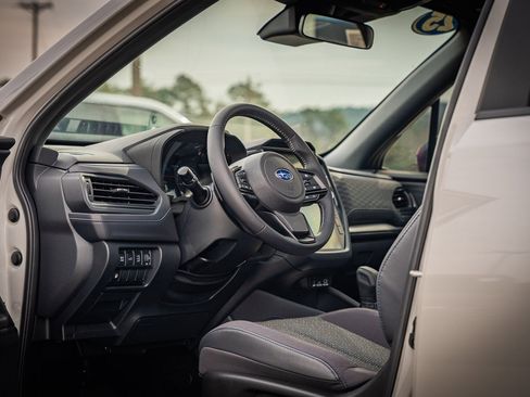 Used 2025 Subaru Forester Premium image 24