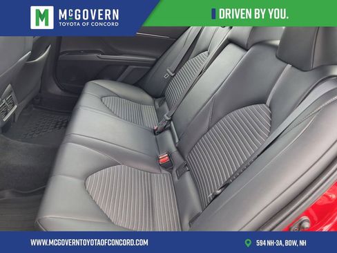 Used 2019 Toyota Camry SE image 11