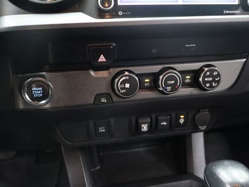 Used 2020 Toyota Tacoma TRD Sport RWD image 21