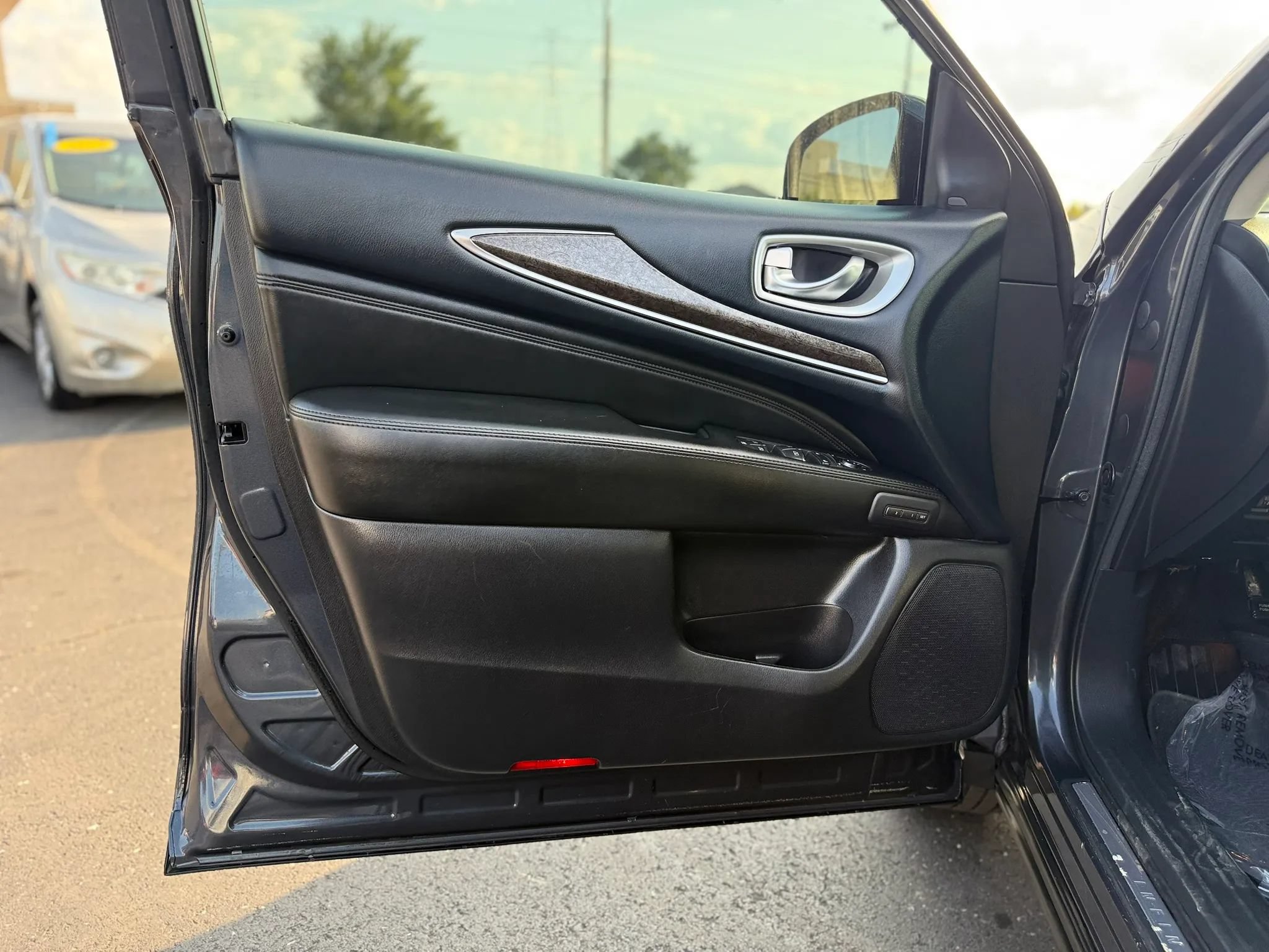Used 2014 INFINITI QX60 Luxe w/ Premium Plus Package AWD/4WD image 38