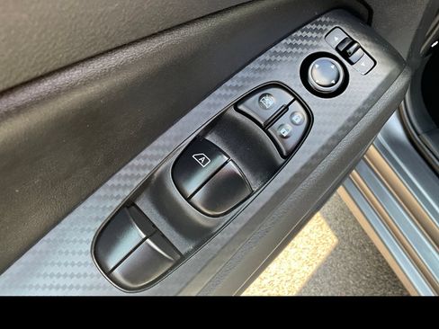 Used 2024 Nissan Altima 2.5 SV FWD image 24
