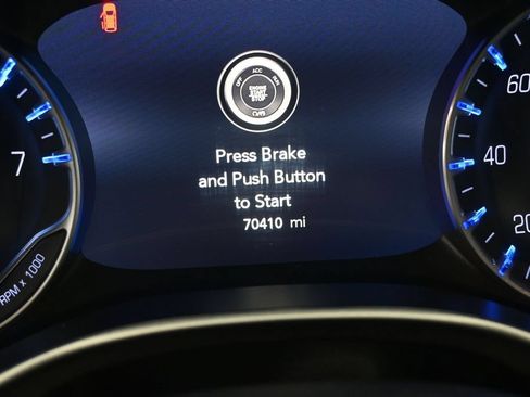 Used 2024 Chrysler Pacifica Touring-L FWD image 13