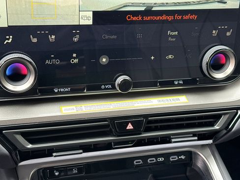 New 2026 Lexus TX 500h AWD image 25