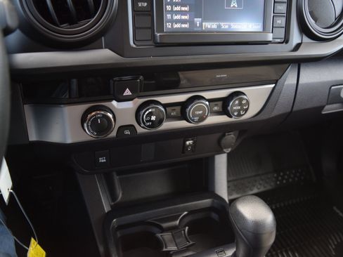 Used 2018 Toyota Tacoma SR w/ SR Convenience Package AWD/4WD image 14