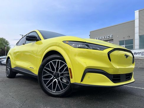 Certified 2025 Ford Mustang Mach-E Premium AWD/4WD image 17