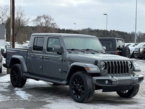 Used 2023 Jeep Gladiator Overland image 37