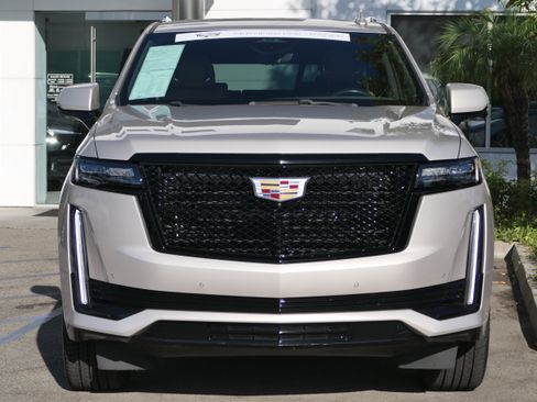 Certified 2022 Cadillac Escalade ESV Sport w/ Touring Package AWD/4WD image 8