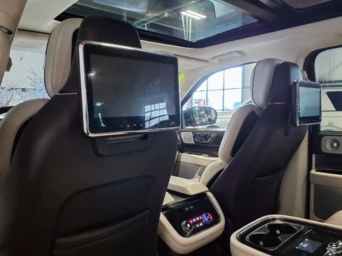 Used 2018 Lincoln Navigator Black Label image 18