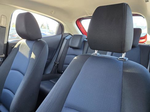 Used 2020 Toyota Yaris LE image 13