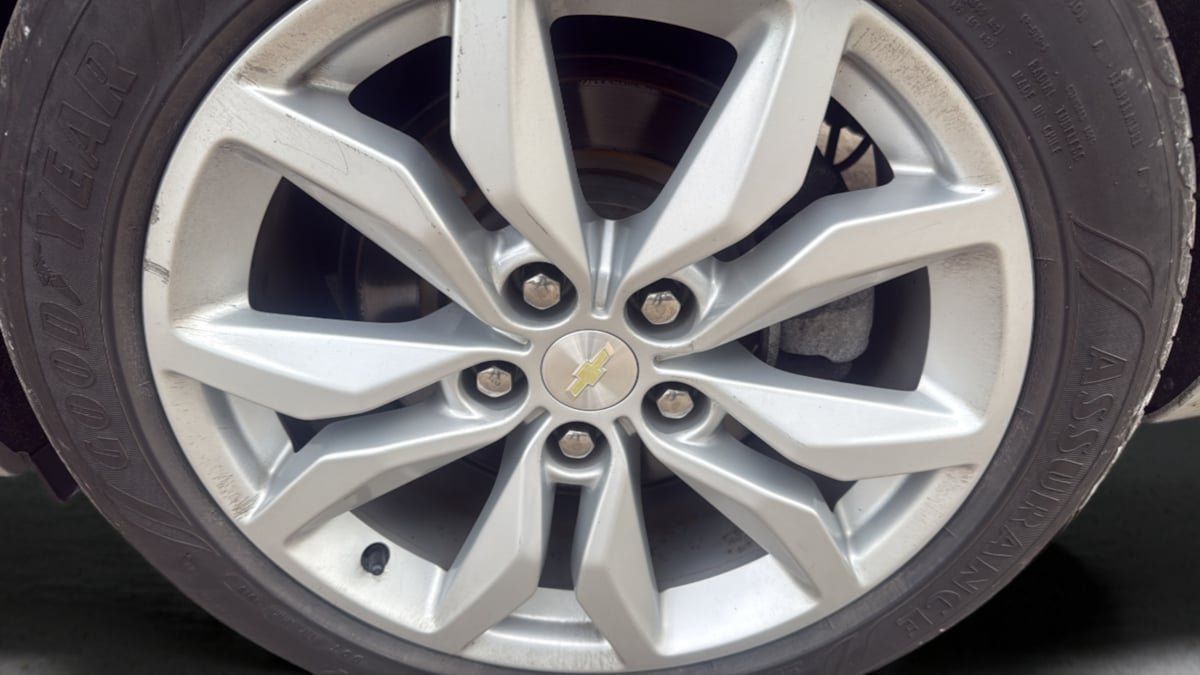 Used 2016 Chevrolet Impala LT FWD image 15