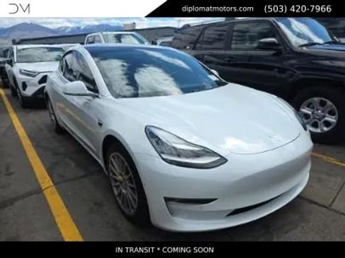 Used 2020 Tesla Model 3 Standard Range RWD image 3