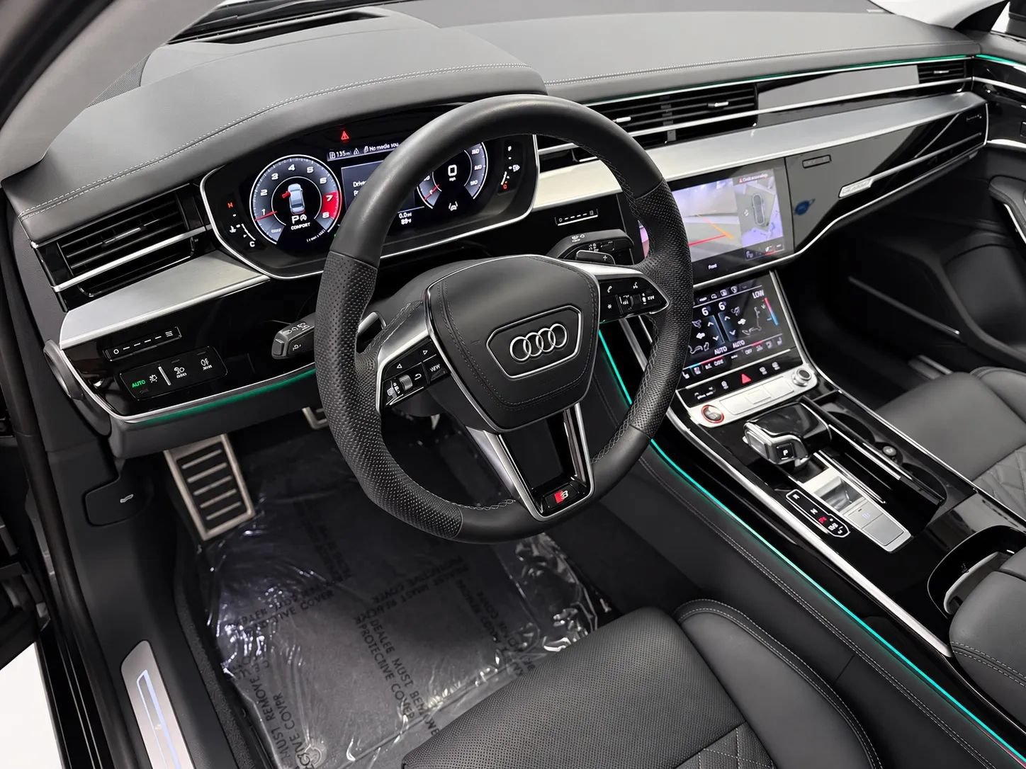 Used 2023 Audi S8 w/ S8 Comfort Plus Package AWD/4WD image 9
