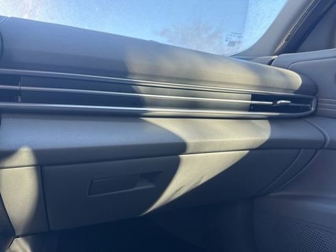 Used 2023 Hyundai Elantra SEL w/ Convenience Package image 20