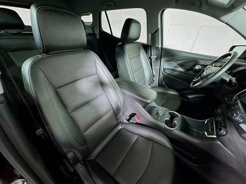 Used 2024 GMC Terrain SLT image 26