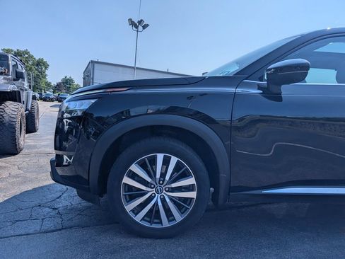 Used 2022 Nissan Pathfinder Platinum w/ Cargo Package AWD/4WD image 2
