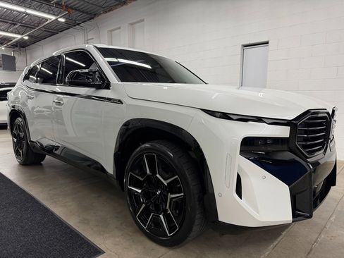 Used 2023 BMW XM image 3