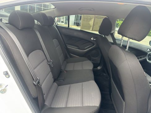 Used 2017 Kia Forte S FWD image 17