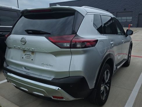 Used 2022 Nissan Rogue Platinum w/ Head-Up Display Package image 3