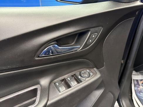 Used 2020 Chevrolet Equinox LT image 11